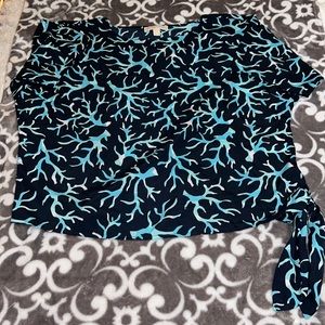 Woman’s Micheal Kors short sleeve, side tie blouse -size L